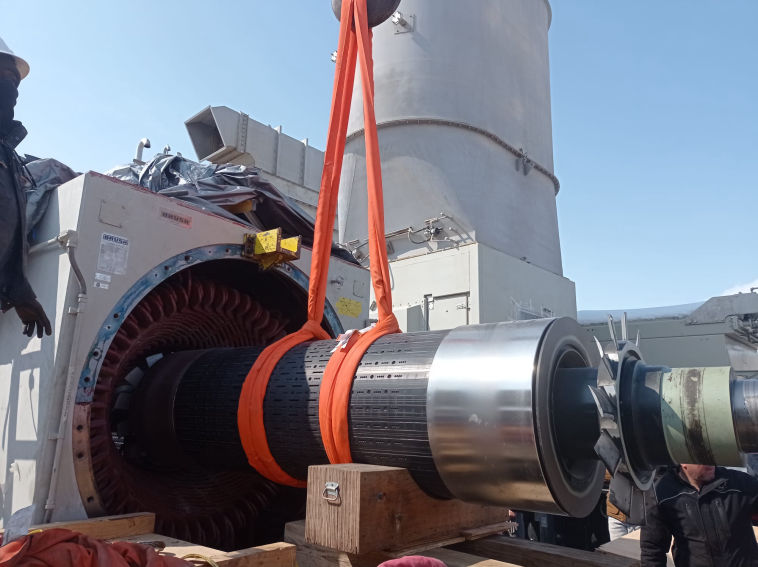  Extracting a BDAX 75-193 rotor on site in Afghanistan.